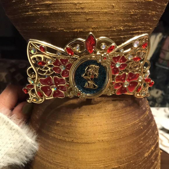 Disney Snow White Tiara - Picture 7 of 7